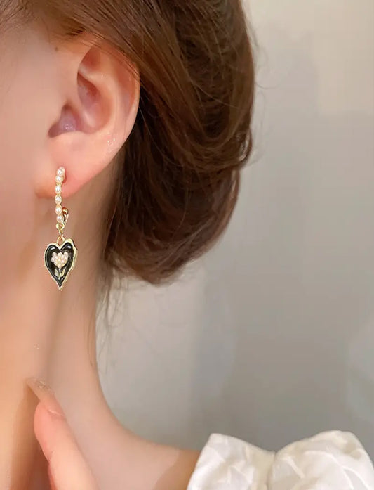1pair Shiny Black Heart With Faux Pearls Design Earrings For Girls