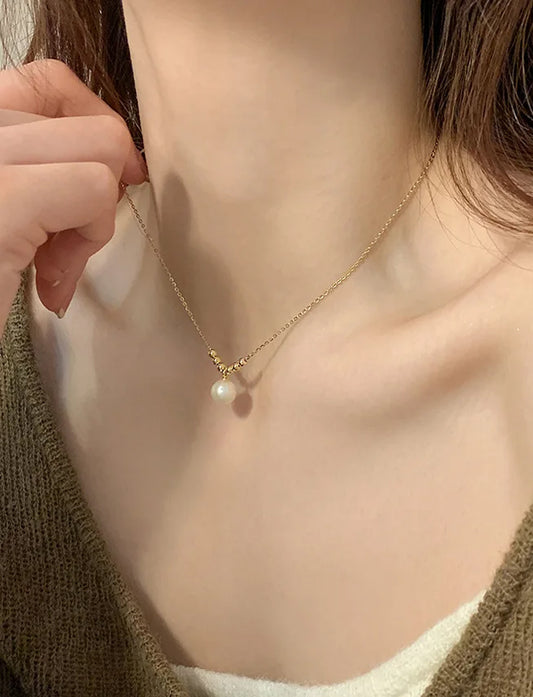 Simple Design Fresh Water Pearl Pendant Necklace For Women