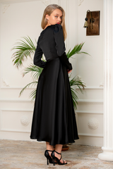 سیاہ سادہ ریشمی لباس